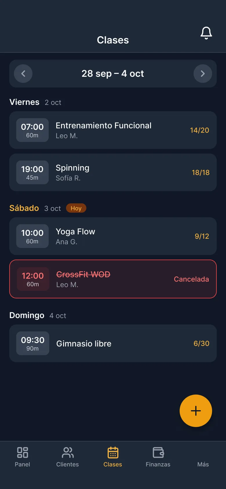 Pantalla de clases de la app móvil de Elevate Gym con la grilla semanal