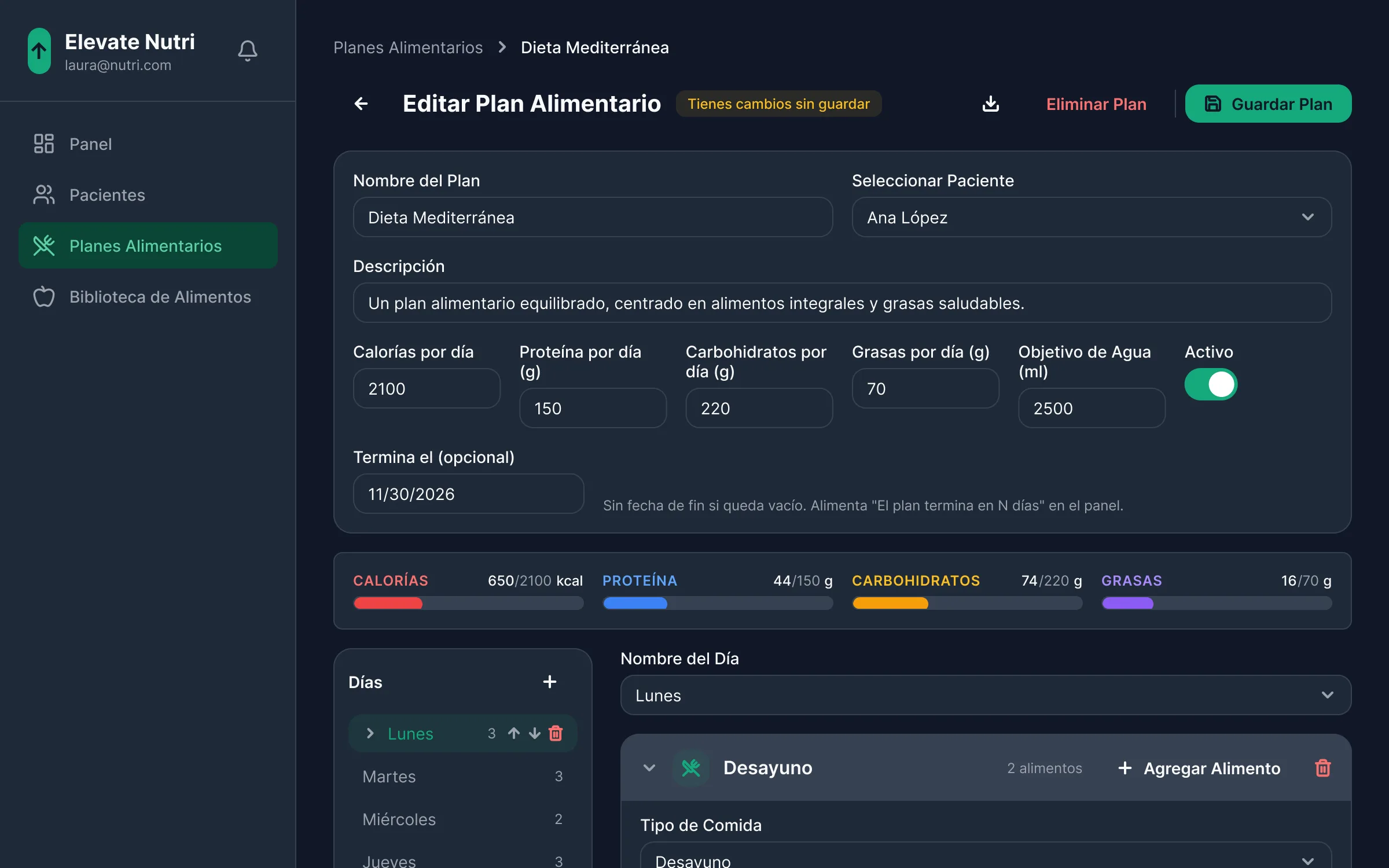 Editor de planes de comidas de Elevate Nutri en escritorio con objetivos diarios y comidas